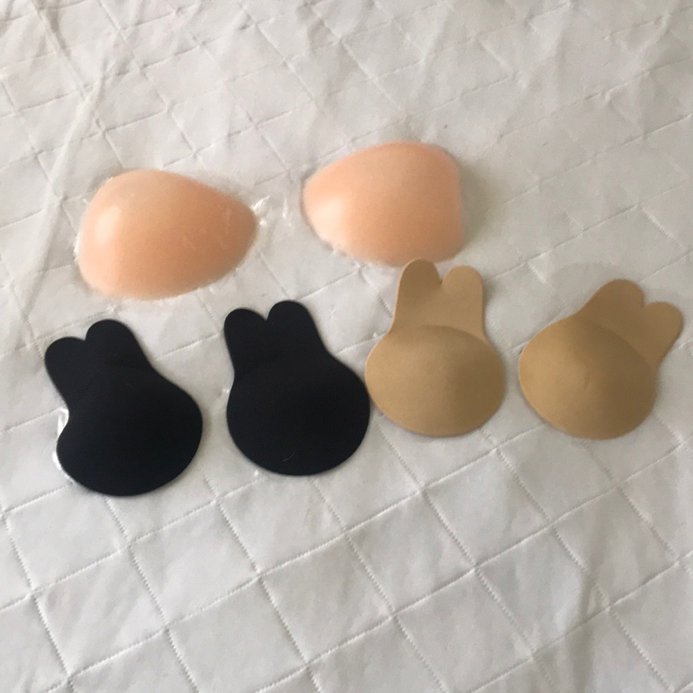 Adhesive bra bundle